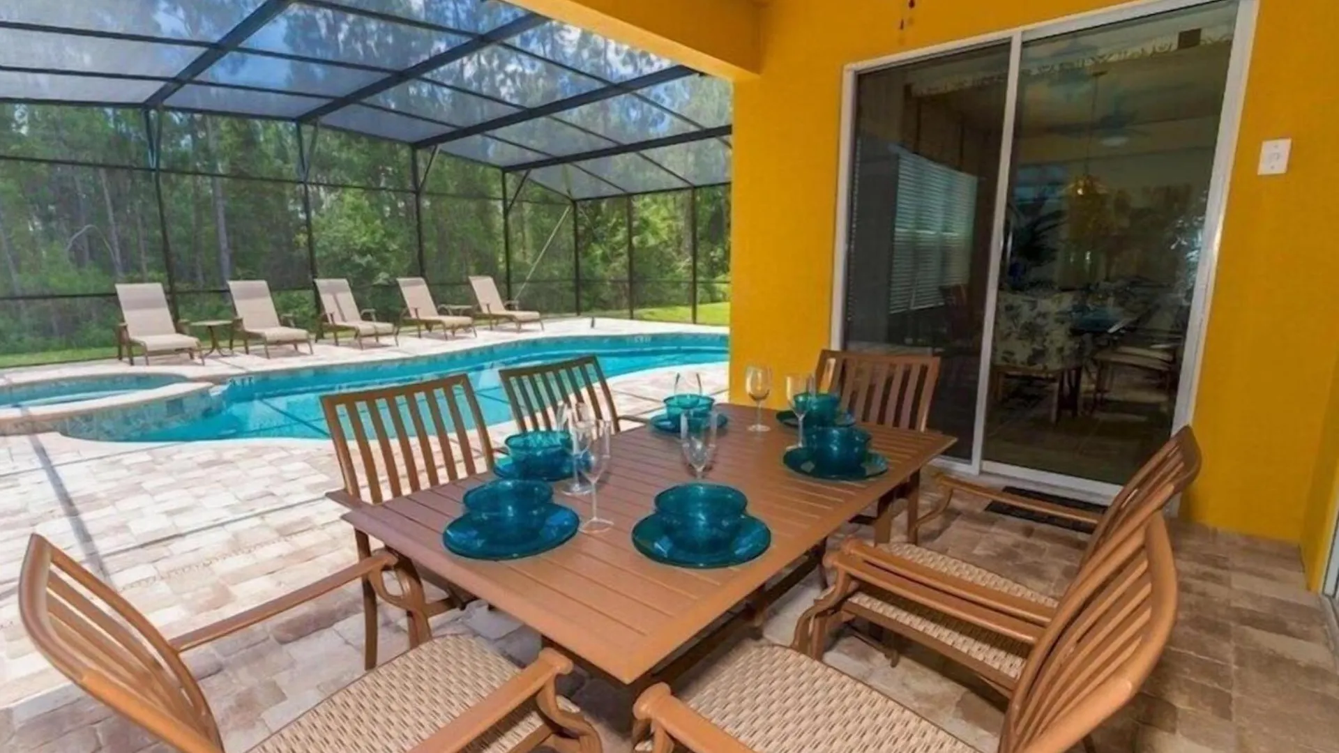 Luxurious 6 Bed Villa With South Facing Pool Davenport