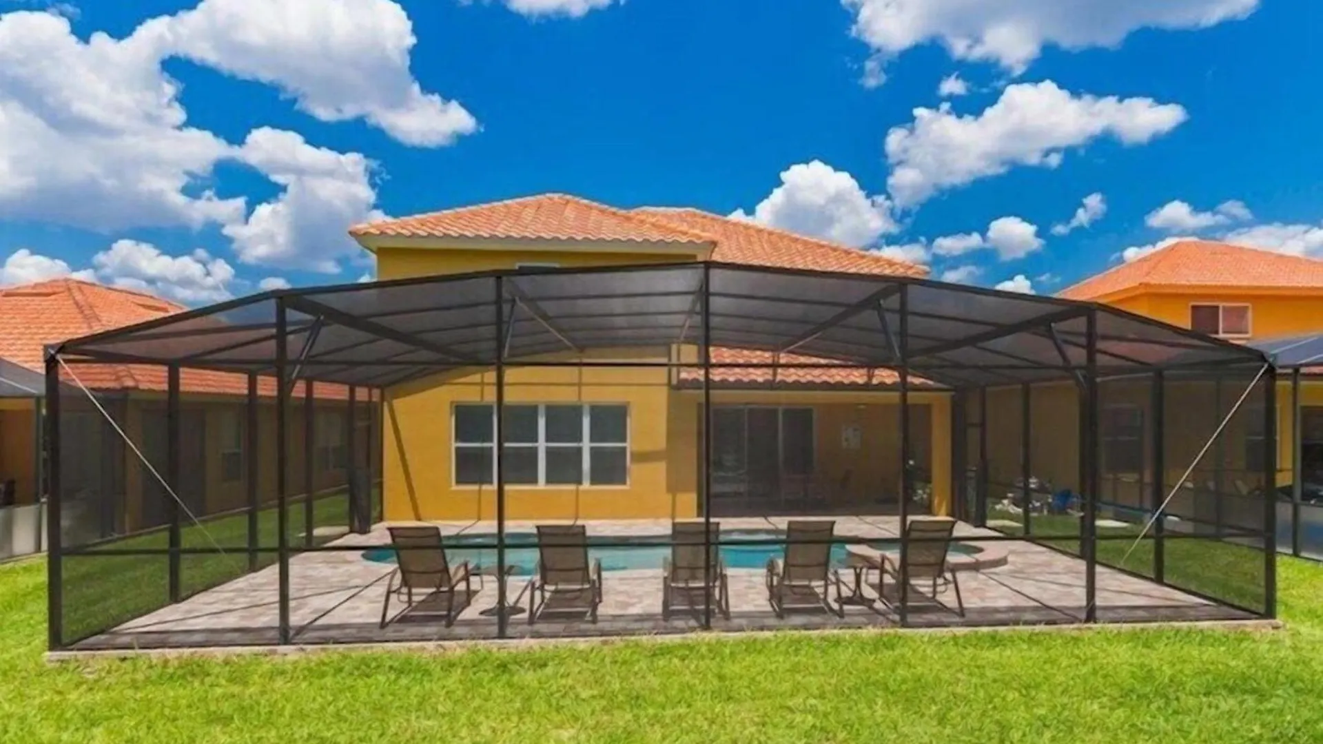 Luxurious 6 Bed Villa With South Facing Pool Davenport